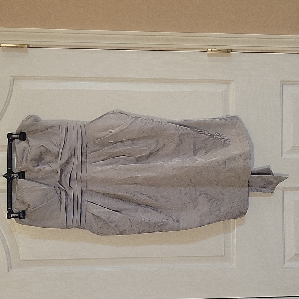 Snap strapless dress, sz 18, silver grey floral pattern on silver grey base.